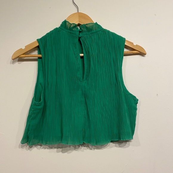 ASOS Green Pleated Shirred Mock Neck Cropped Sleeveless top Size US 4 - Picture 3 of 3